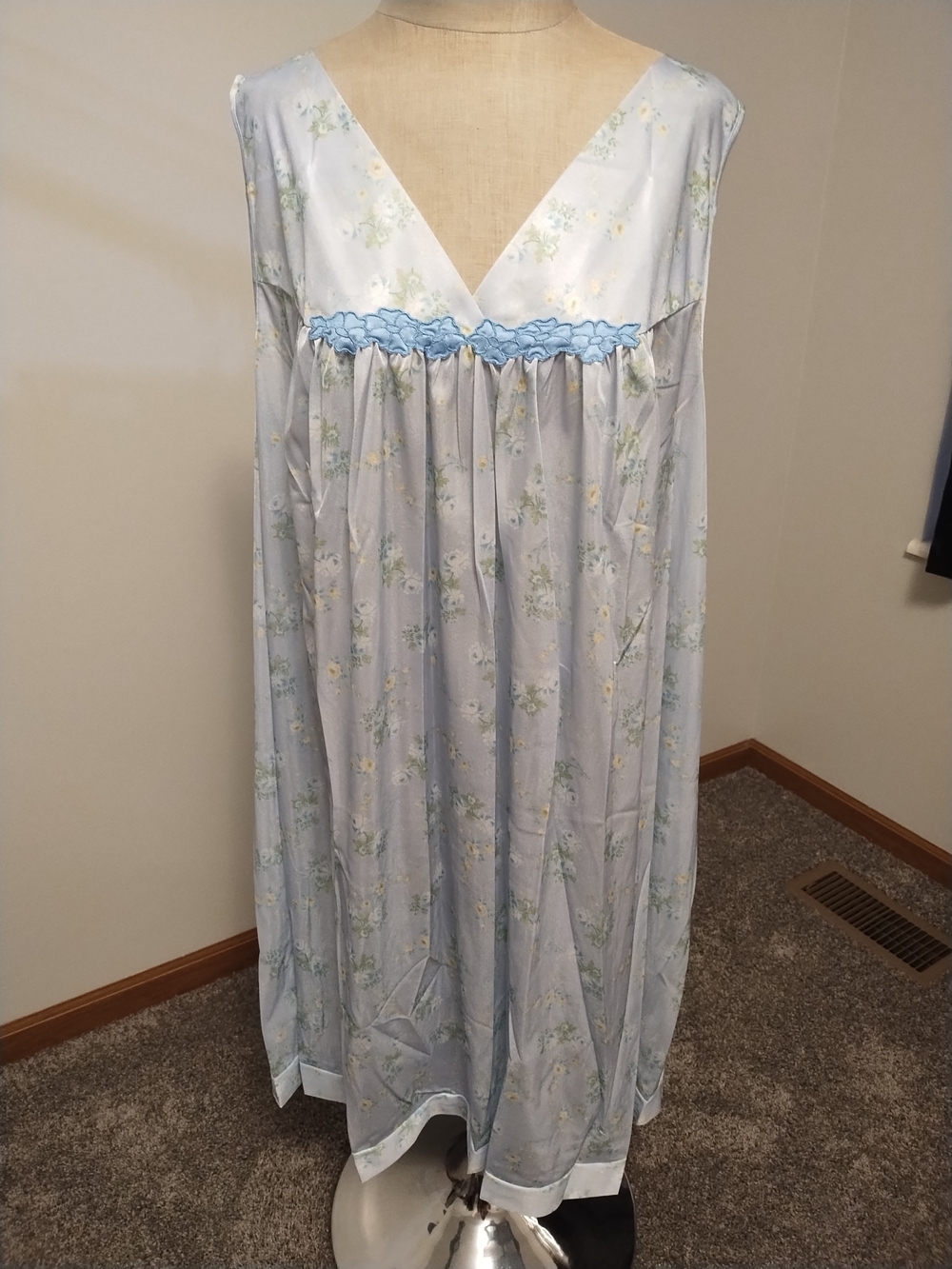 Vanity Fair Light Blue Floral Empire Chemise with Blue Lace Trim